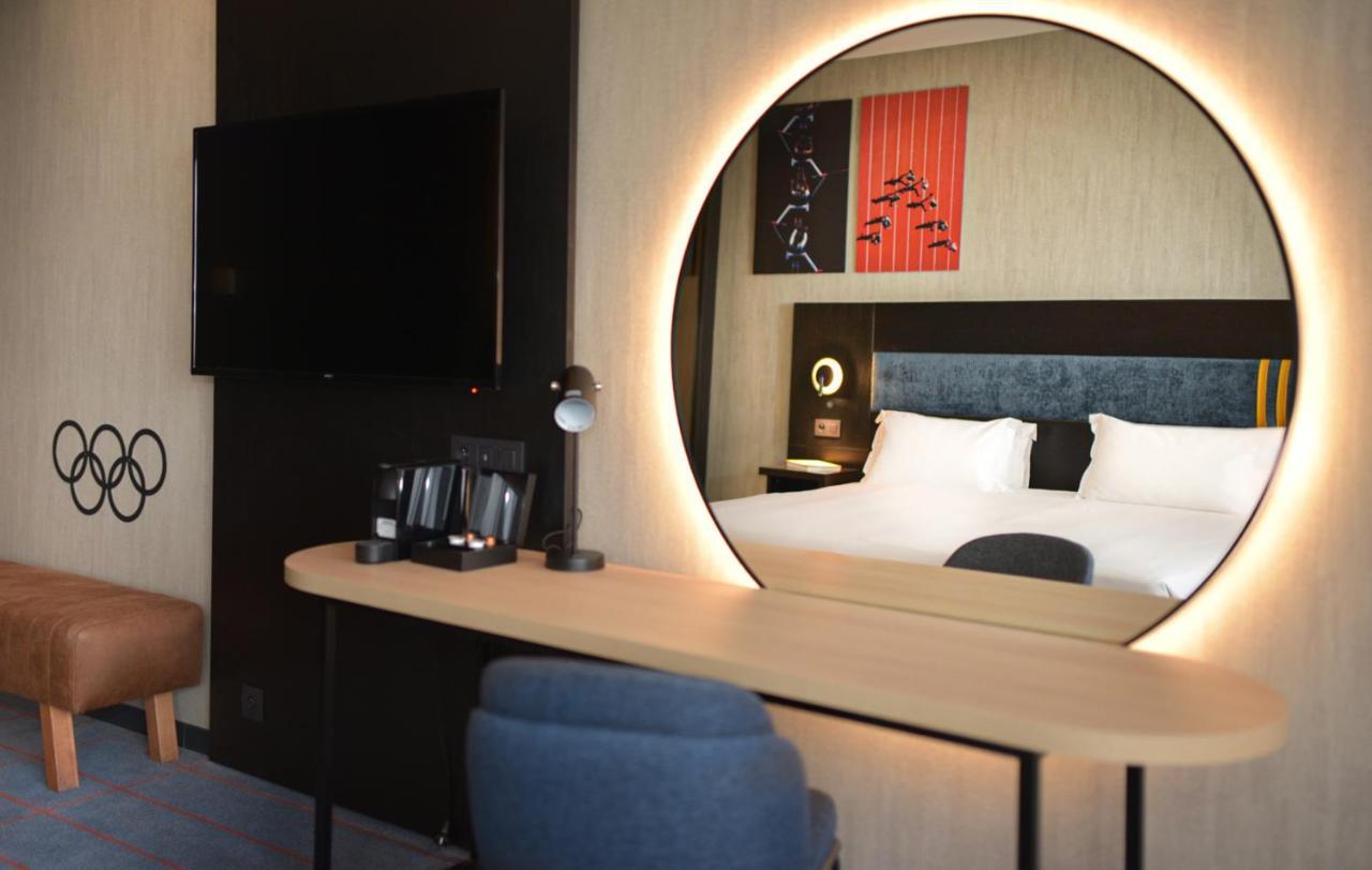 Mercure South